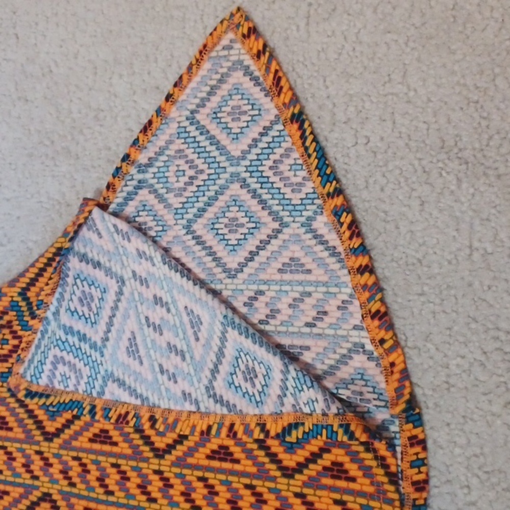 LuLaRoe Multicolor Geometric Pattern Tunic - Picture 10 of 16